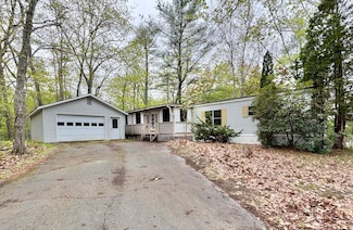 63 Pond St, Bucksport, ME 04416