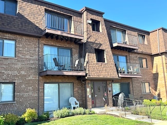 608 Cobblestone Cir Unit E, Glenview, IL 60025