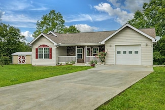 288 Walnut Hills Dr, Mineral Bluff, GA 30559