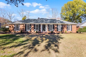 121 Farmington Dr, Jackson, TN 38305