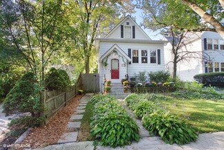1513 Maple Ave, Wilmette, IL 60091