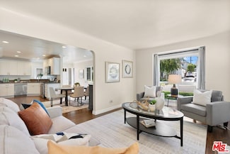 8420 Bleriot Ave, Los Angeles, CA 90045