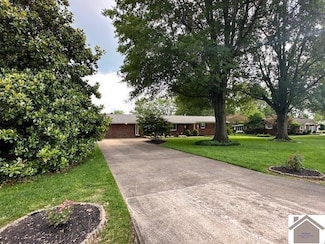 5250 Stevin Dr, Paducah, KY 42001