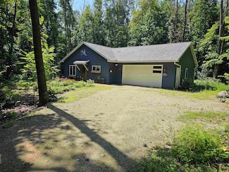 E8249 Stage Rd, New London, WI 54961