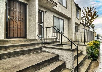 8211 Maureen Dr Unit 3, Midway City, CA 92655