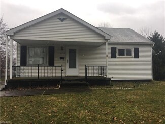 2915 Julian St, Youngstown, OH 44502