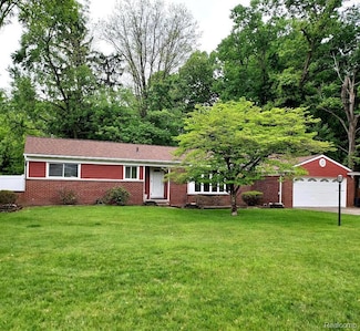 24781 Larkins St, Southfield, MI 48033
