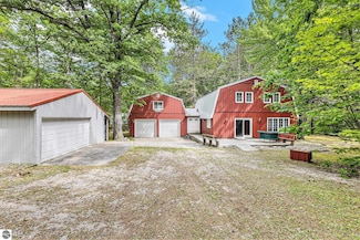 11475 NE Lakeview Dr, Kalkaska, MI 49646