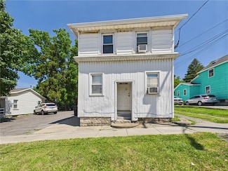 15 Perrine St, Auburn, NY 13021