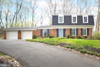 1817 Cranberry Ln, Reston, VA 20191