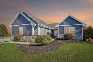 921 E Prairie View Dr, Oak Creek, WI 53154