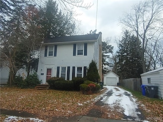 120 Chestnut St, Youngstown, NY 14174