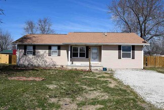 704 W 8th St, Grandview, IN 47615