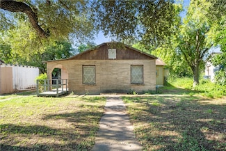 228 SW 8th St, Premont, TX 78375