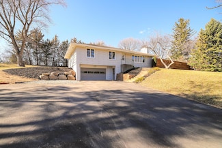 5014 Vine Hill Rd, Excelsior, MN 55331