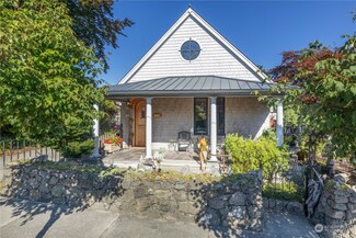 810 Lawrence St, Port Townsend, WA 98368