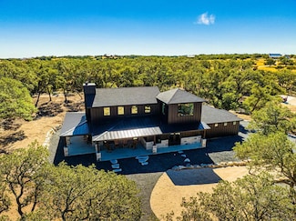 554 Springfield Rd, Fredericksburg, TX 78624