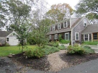 9 Berry Ln, Harwich, MA 02645