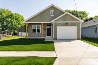 30 Maple St, Jeffersonville, OH 43128