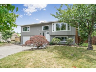 2702 NE 8th Ct, Gresham, OR 97030