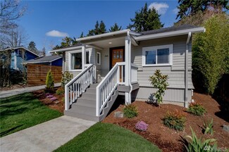 346 10th Ave, Kirkland, WA 98033
