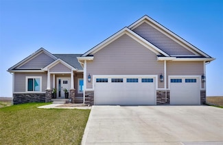 455 NW Ashley Cir, Waukee, IA 50263