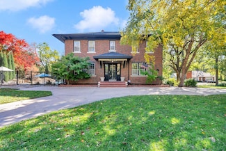 1602 Hillcrest Rd, Newton, KS 67114