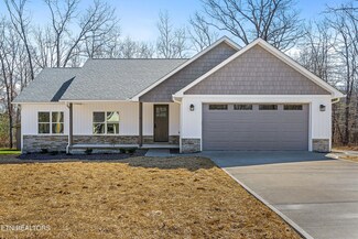 131 Beachwood Dr, Crossville, TN 38558