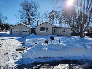 15 Zabek Dr, Easthampton, MA 01027
