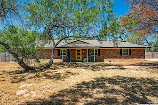 119 Crestline Dr, Pleasanton, TX 78064