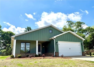 714 Greenville St, Pendleton, SC 29670