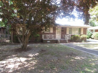 302 N Rochelle Blvd, Kinston, NC 28501