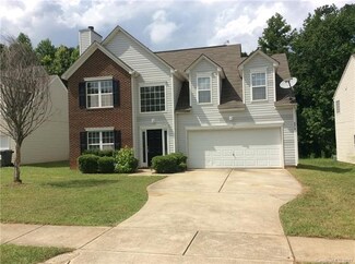 5215 Grass Ridge Dr, Charlotte, NC 28216