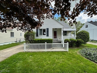 5111 Lucydale Ave, North Olmsted, OH 44070