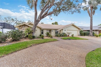 1717 Peregrine Point Dr, Sarasota, FL 34231