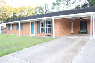 2715 Hargrove Dr, Ocean Springs, MS 39564