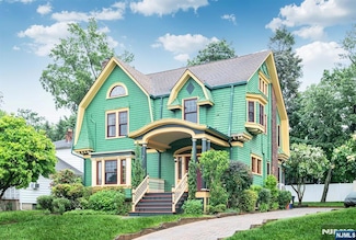117 Leonia Ave, Leonia, NJ 07605
