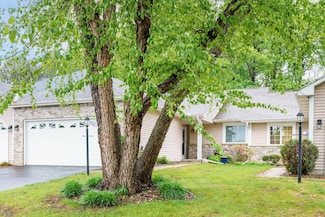532 Sterling St S, Saint Paul, MN 55119