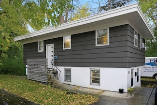 1002 9th St S, Moorhead, MN 56560