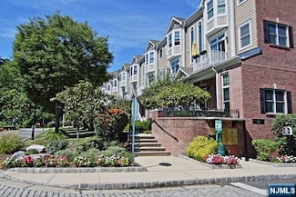 403 Kingston Ct, West New York, NJ 07093
