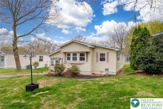 45 Sycamore Dr, Bath, PA 18014