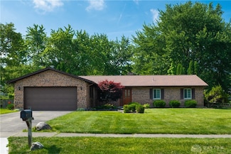 4425 E Entrada Dr, Beavercreek, OH 45431