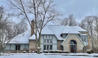 2210 Hampton Ct, Lima, OH 45805