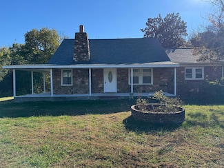 965 Hodges Farm Rd, Martinsville, VA 24112