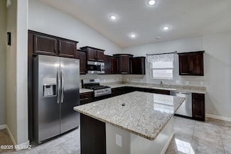 420 S Courts Redford Dr, Vail, AZ 85641