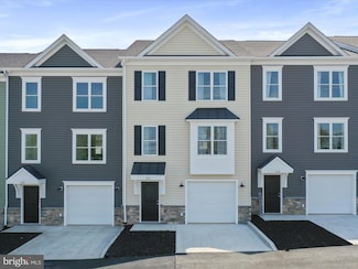 326 W 11th St, Front Royal, VA 22630