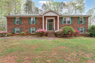 3231 Shaftesbury Ln, Winston Salem, NC 27105