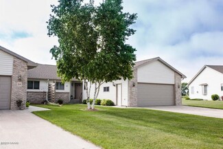 22 Line Dr, Morris, MN 56267