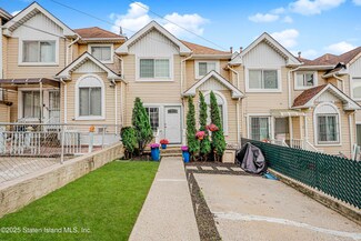 25 Tappen Ct, Staten Island, NY 10304