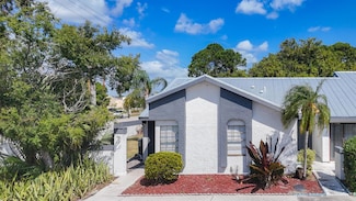 586 SW Tamworth St, Port Saint Lucie, FL 34953